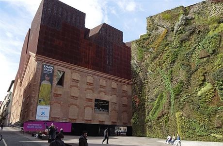 Ibersk zastaven. Adaptace industriln budovy na Caixa Forum v centru Madridu...