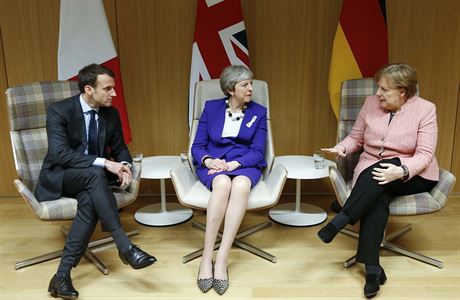 Britská premiérka Mayová, francouzský prezident Emmanuel Macron a nmecká...