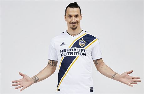 fotbalista Zlatan Ibrahimovi po podpisu smlouvy s LA Galaxy
