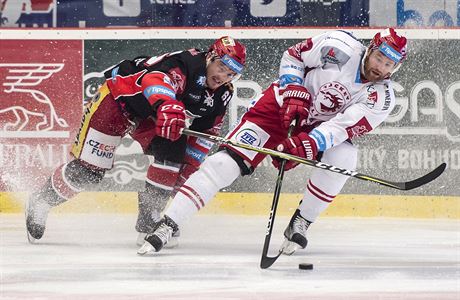 Semifinále play off hokejové extraligy 1. zápas: Mountfield Hradec Králové - HC...