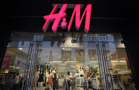 Módní značka H&M má ve skladech oblečení za miliardy, bude ho muset zlevnit  | Byznys | Lidovky.cz