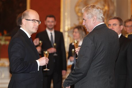 Bohuslav Sobotka s prezidentem Zemanem v roce 2014.