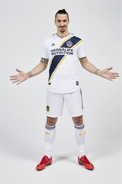 fotbalista Zlatan Ibrahimovič po podpisu smlouvy s LA Galaxy