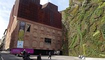 Ibersk zastaven. Adaptace industriln budovy na Caixa Forum v centru Madridu...