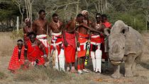 Domorod kmen Masaj, se fot s nosorocem Sdnem.
