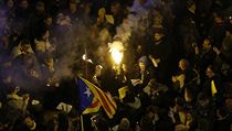 Zásahy policie proti protestujícím byly hlášeny především z katalánské...