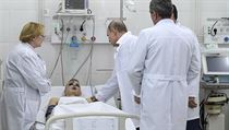 Vladimir Putin navtvil v nemocnici mladka, kter se zranil pi poru.