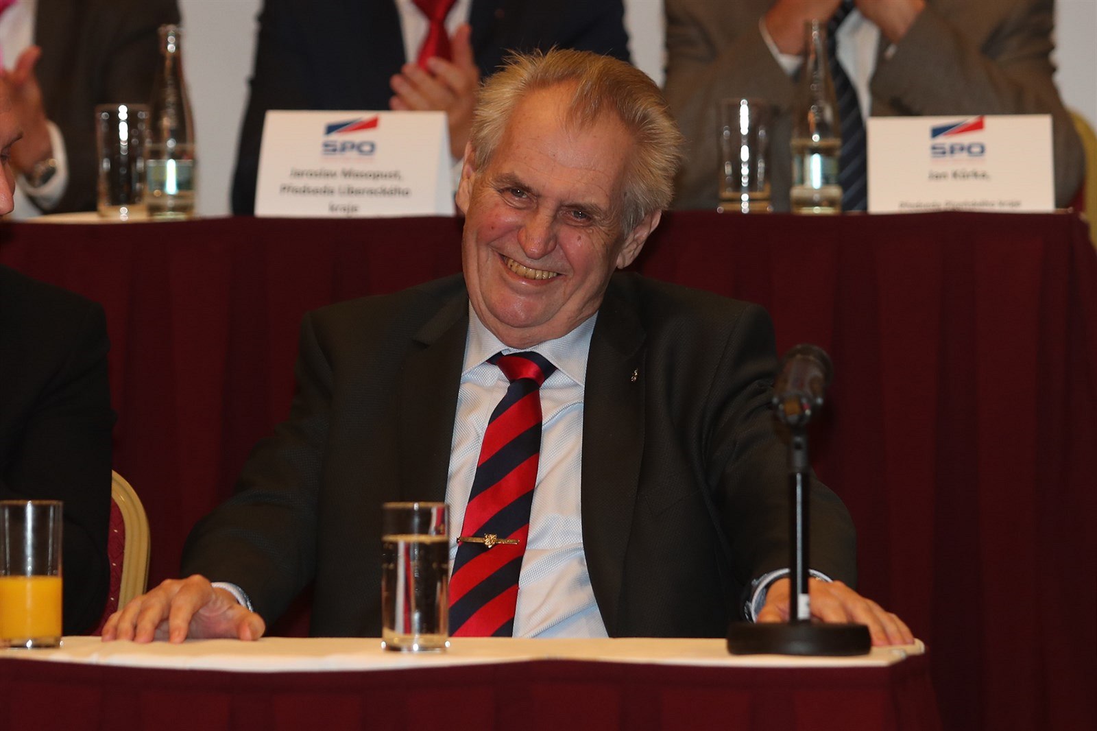 Milo� Zeman na sjezdu strany SPO.