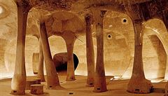 Amdávád ni Gufa  Doim navrená podzemní galerie ve mst Ahmadábád v indickém...