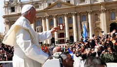 Pape ve svém kázání ped desítkami tisíc vících vyzval mladé lidi, aby...