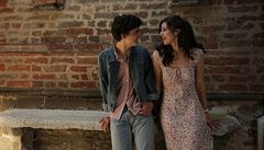 Elio (Timothée Chalamet) je pro dívky okouzlující. Snímek Dej mi své jméno...