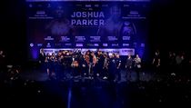 V�en� p�ed z�pasem Joshua vs. Parker.