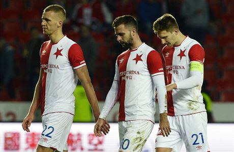 Zklamaní hrái Slavie po poráce 1:2 od Zlína.