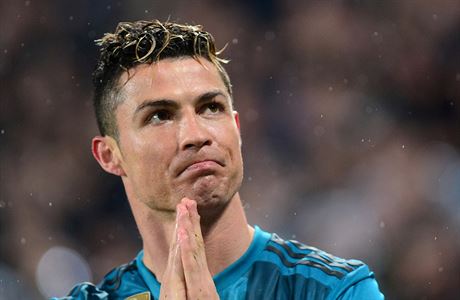 Cristiano Ronaldo sklonil hlavu a finannímu úadu ve panlsku zaplatí.
