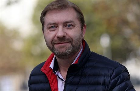 Roman Sklenák se do poslanecké funkce vrací po ptimsíní pestávce, nahradil...