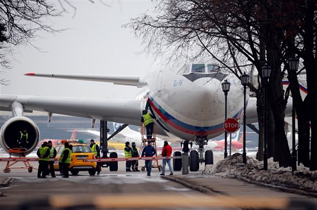 Do Moskvy dorazilo letadlo s vyhotnými diplomaty z USA.