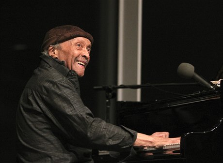 Jazzový pianista Cecil Taylor.