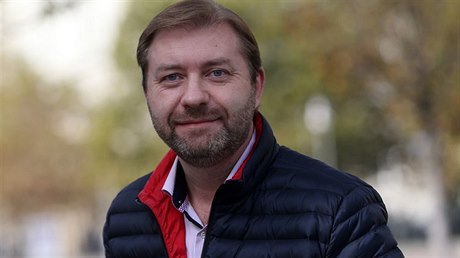 Roman Sklenák se do poslanecké funkce vrací po ptimsíní pestávce, nahradil...