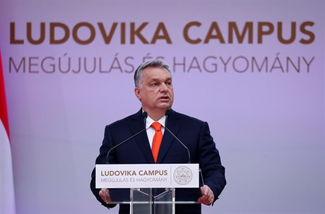 Viktor Orbán pronáší řeč na Národní univerzitě veřejné služby.