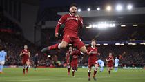 Alex Oxlade-Chamberlain z Liverpoolu slav gl v Lize mistr do st...