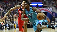 NBA: Washington u s Wallem porazil Charlotte a m jist play off