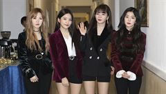 Jihokorejská holčičí kapela Red Velvet na fotce po svém vystoupení v... | na serveru Lidovky.cz | aktuální zprávy