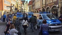 Policisté zasahují v německém Münsteru, kde najel automobil do skupiny lidí. | na serveru Lidovky.cz | aktuální zprávy
