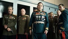 Jason Isaacs jako generál ukov. Snímek Ztratili jsme Stalina (2017). Reie:...