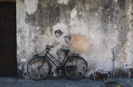 Malba Malé dti na kole patí k nejznámjím a nejfotografovanjím