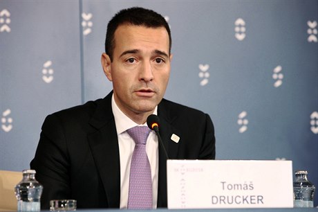 Slovenský ministr vnitra Tomá Drucker oznámil demisi.