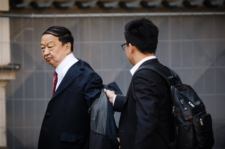 Předseda představenstva holdingu CITIC Group Čchang Čen-ming (vlevo).