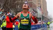 Juki Kawaui v cli Bostonskho maratonu.
