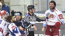 Finále hokejové extraligy - 4. zápas: Brno - Třinec. Rozepře mezi kapitánem...