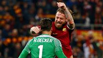 Daniele De Rossi a brank AS m Alisson Becker slav postup do semifinle...