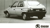 Hlavní verze tehdy přelomového modelu Škoda Favorit 136 L. Motor byl umístěn...
