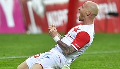 Stelec Miroslav Stoch ze Slavie se raduje z gólu na 2:1 v zápase proti Karviné.