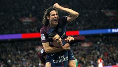 Cavani a Di Mária z Paris St. Germain slaví gól