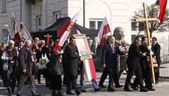 Pochod pi vzpomínce na tragickou havárii u Smolensku.