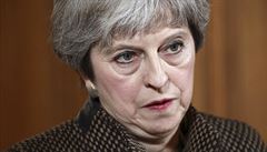 Britsk premirka pod tlakem. Ministi chtj odchod Mayov ihned po brexitu