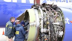 Experti zkoumají pokozený motor Boeingu 737