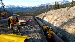 Kontroverzní kanadský ropovod Trans Mountain má podporu vlády