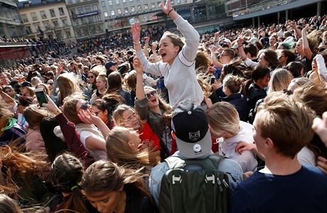 vdt fanouci v sobotu 21.4. uctili pamtku DJ Aviciiho. Slavn hudebnk...