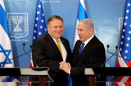 Americký ministr zahranií Mike Pompeo a izraelský premiér Benjamin Netanjahu v...