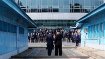 Setkání Kim Čong-una a Mun Če-ina vyvolalo velký zájem médií.
