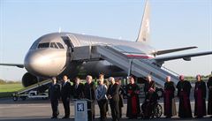 Vládní speciál s ostatky kardinála Berana p�istál na kbelském leti�ti v pátek v...