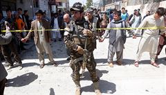Přes padesát lidí zabil sebevražedný atentátník v Kábulu, k útoku se přihlásil Islámský stát