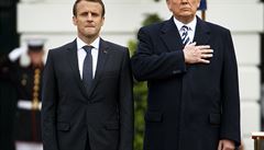 Francouzský prezident Emmanuel Macron a jeho americký protjek Donald Trump.