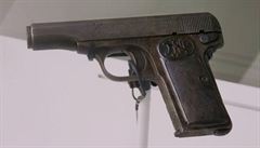Zbra, kterou Princip pi útoku pouil - pistole FN Model 1910.
