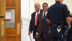 Osmdesátiletý herec Bill Cosby byl obvin�n více ne� 50 �enami ze sexuálního...