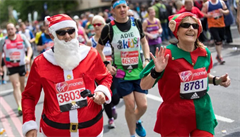 Vánoní svátky sice pijdou a tém za titvrt roku, na maratonu v Londýn...